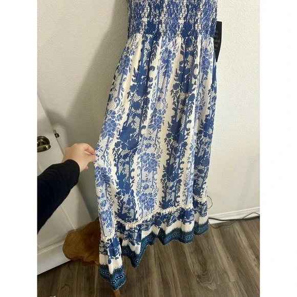 Tuckernuck Mallie Midi Dress NWT Sz M Bondi Blues Floral Smocked Sleeveless - Picture 6 of 10